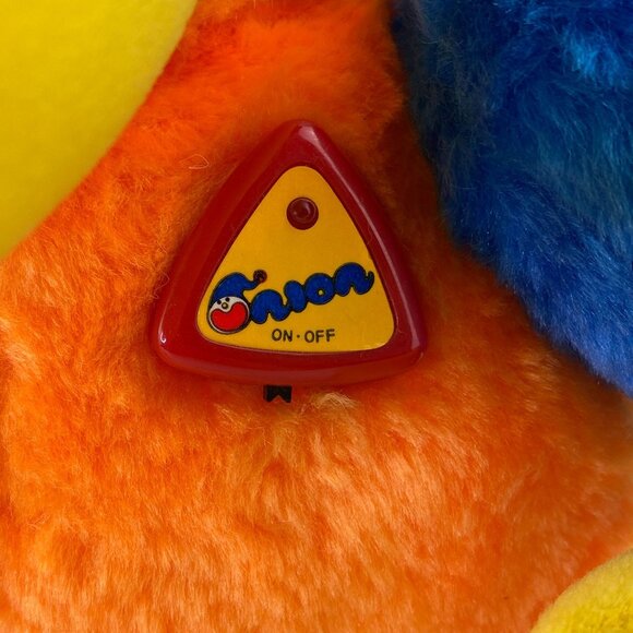 Vintage Toucan Bird Plush Talks Back with Noise Sensor - Picture 9 of 11